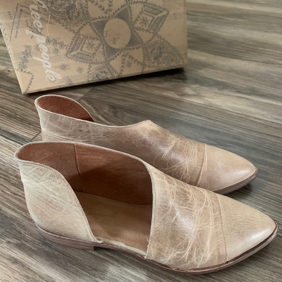 Free People Shoes - Free People Royale Pointed Toe Flat